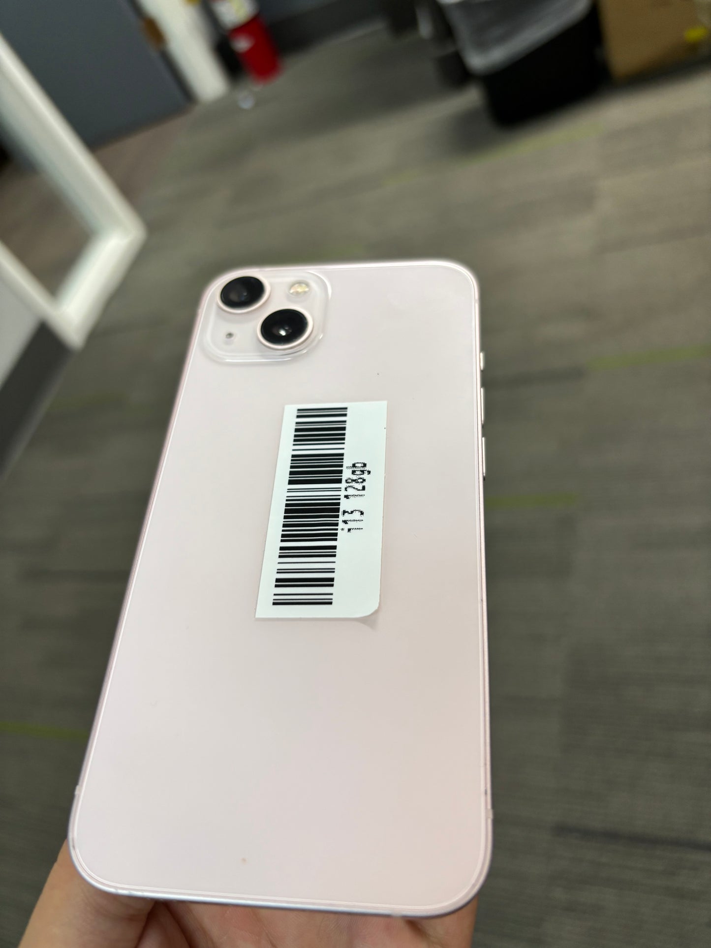 iPhone 13 unlocked (DAMAGED)