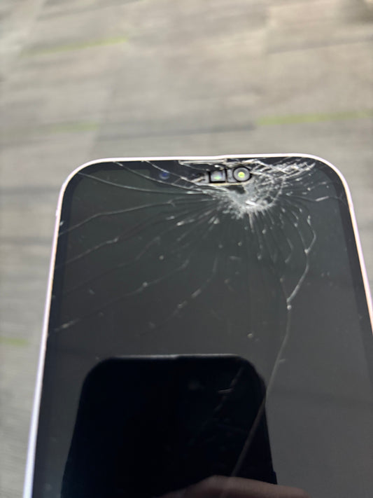 iPhone 13 unlocked (DAMAGED)